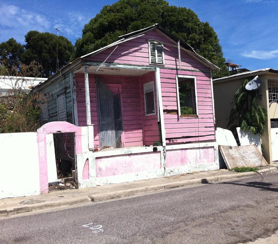 propiedad abandonada en Ponce