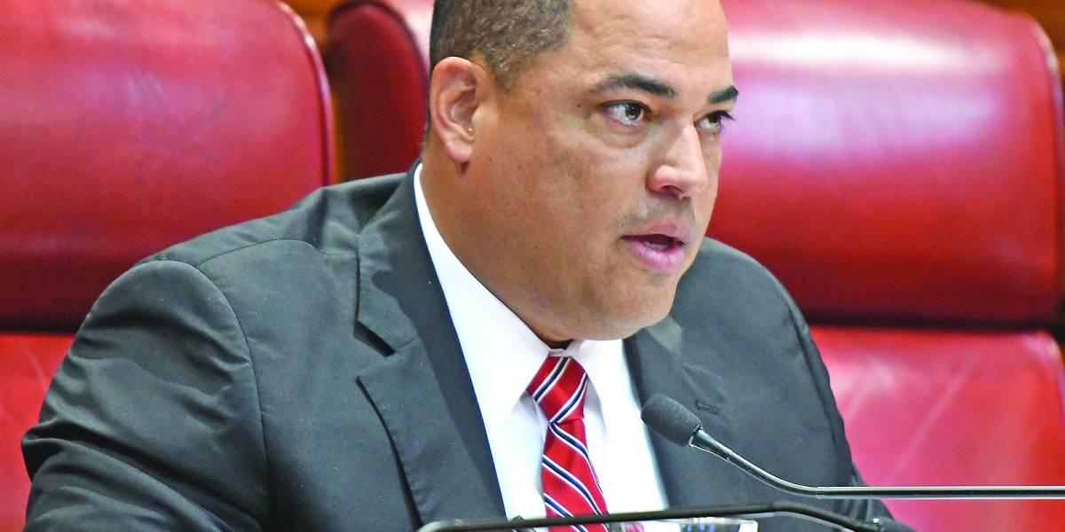 senador Carmelo Rios