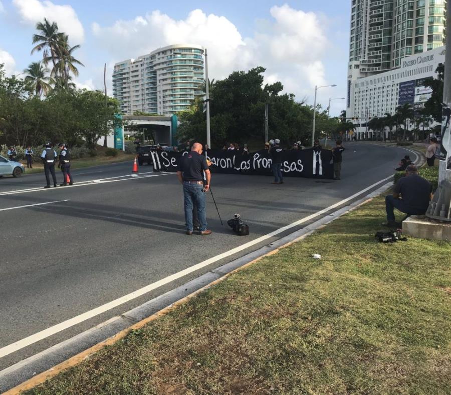 manifestacion en la entrada del Viejo San Juan