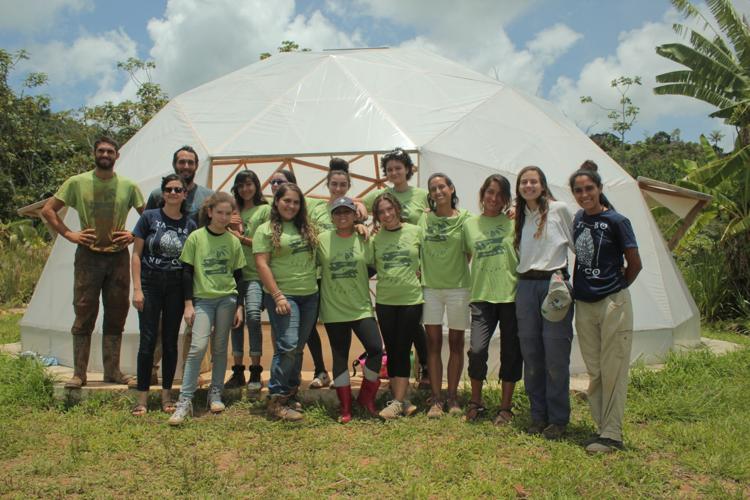 Adolescentes aprenden de la siembra en Jayuya