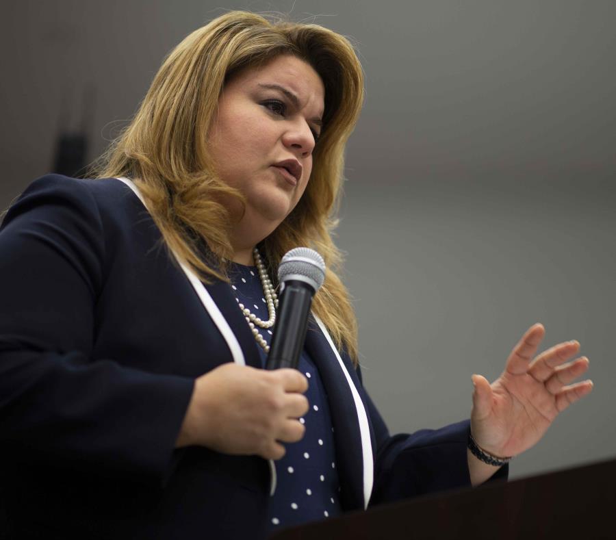 comisionada residente Jenniffer Gonzalez