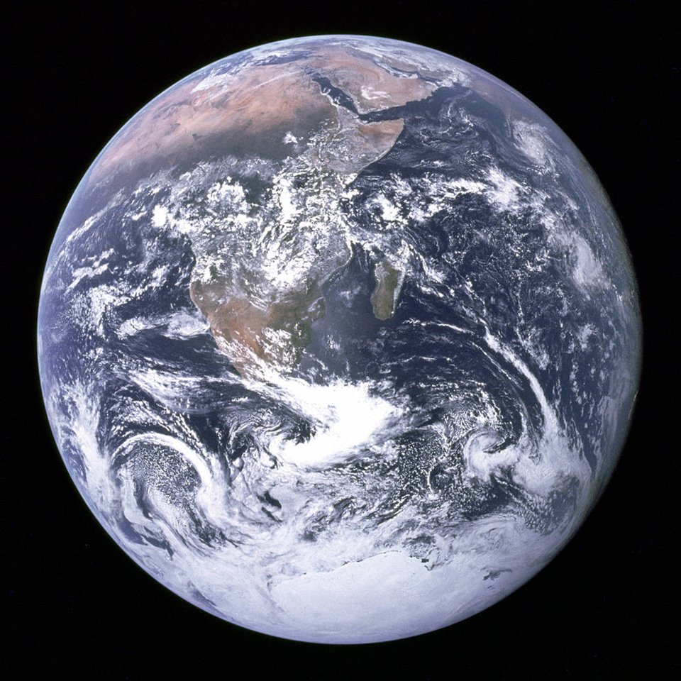 la-tierra-vista-desde-el-espacio-durante-la-mision-apolo
