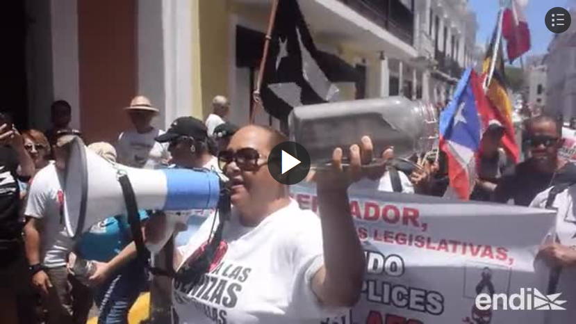 manifestantes frente a La Fortaleza