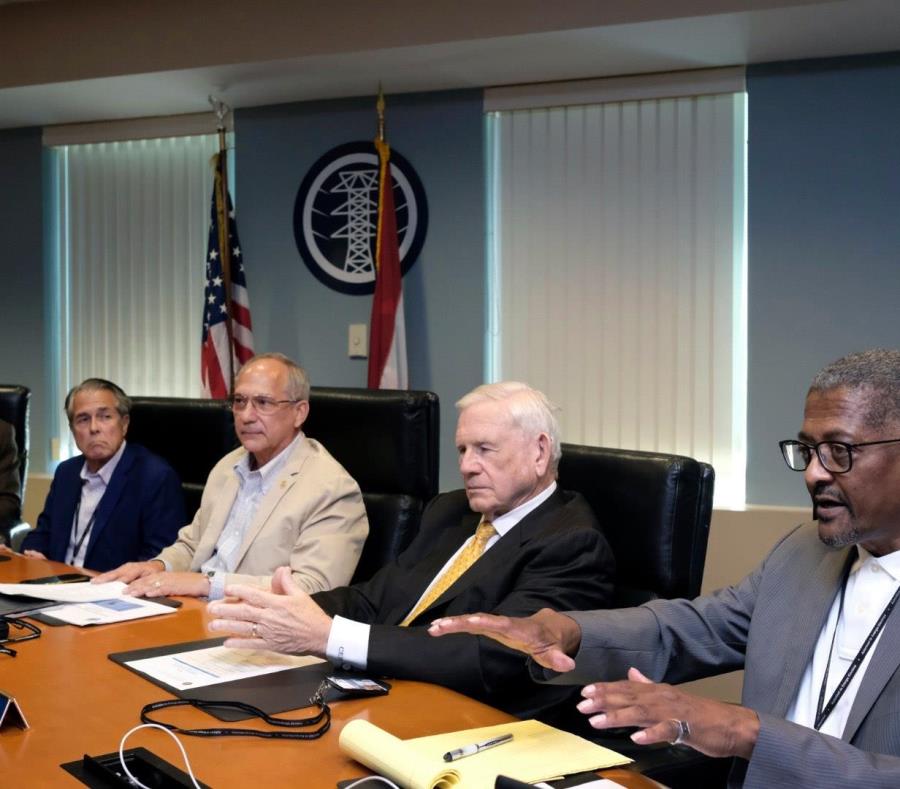Robert Poe Ralph Kreil Charles Bayless David Owens Miembros Junta De Gobierno AEE