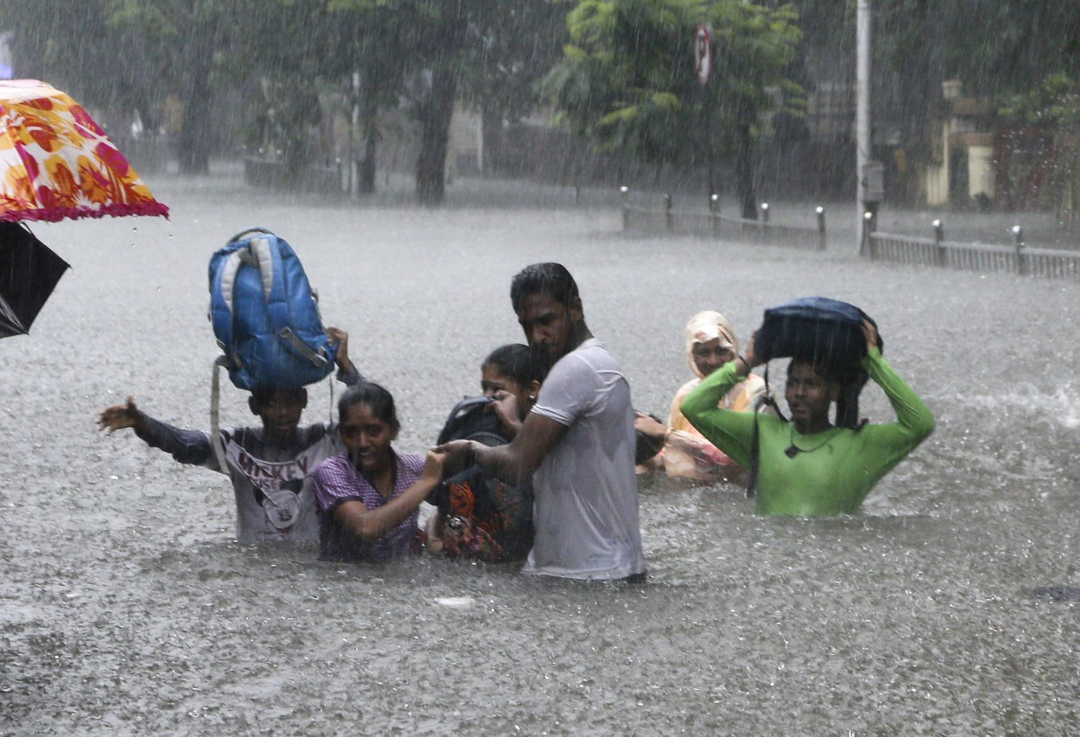 Calle Inundada En Mumbai India