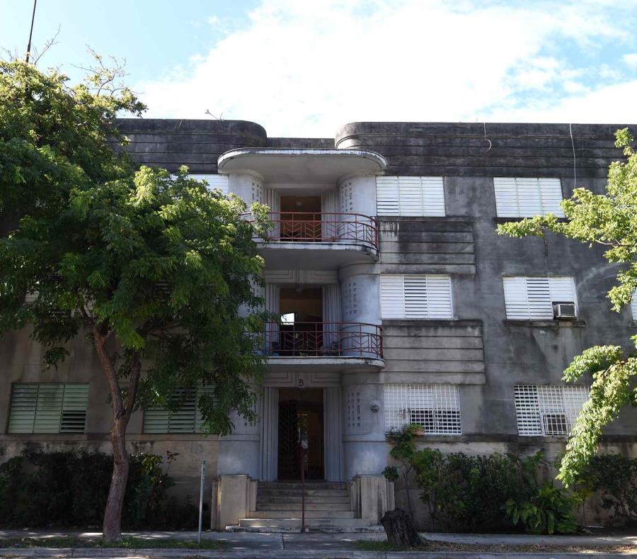 Edificio El Falansterio Joya Arquitectonica De Puerta De Tierra