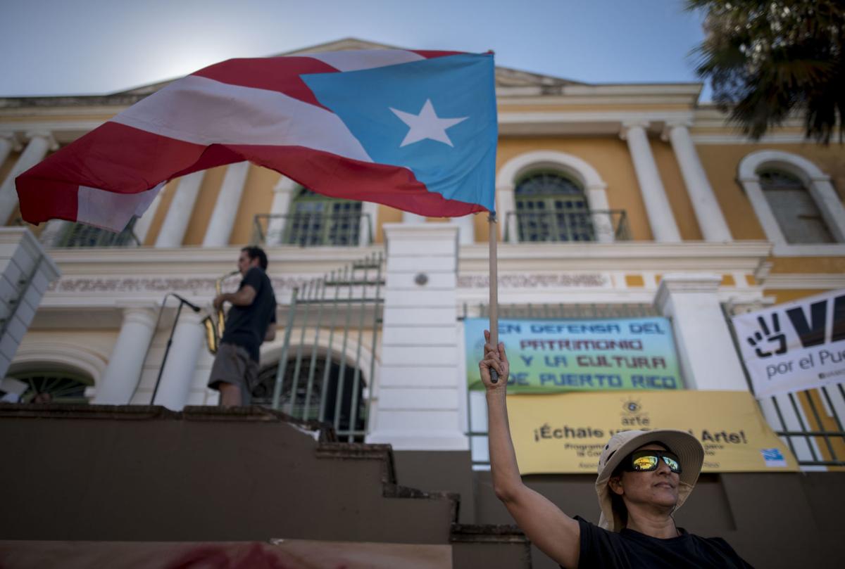 Manifestacion En Repudio A La Venta De Los Inmuebles Historicos