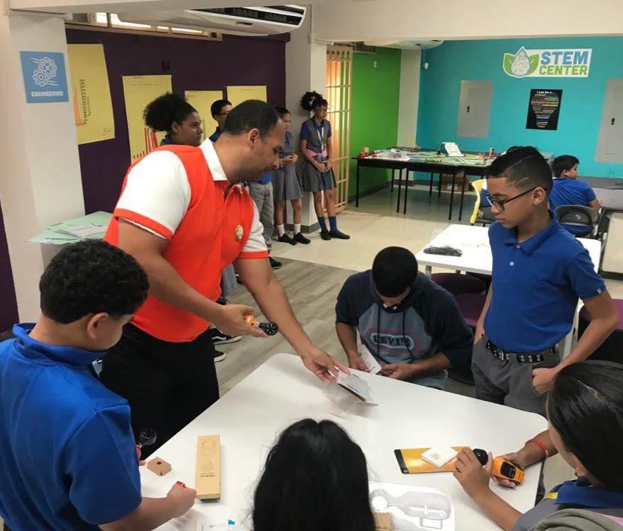 Estudiantes De Escuela De Rio Grande