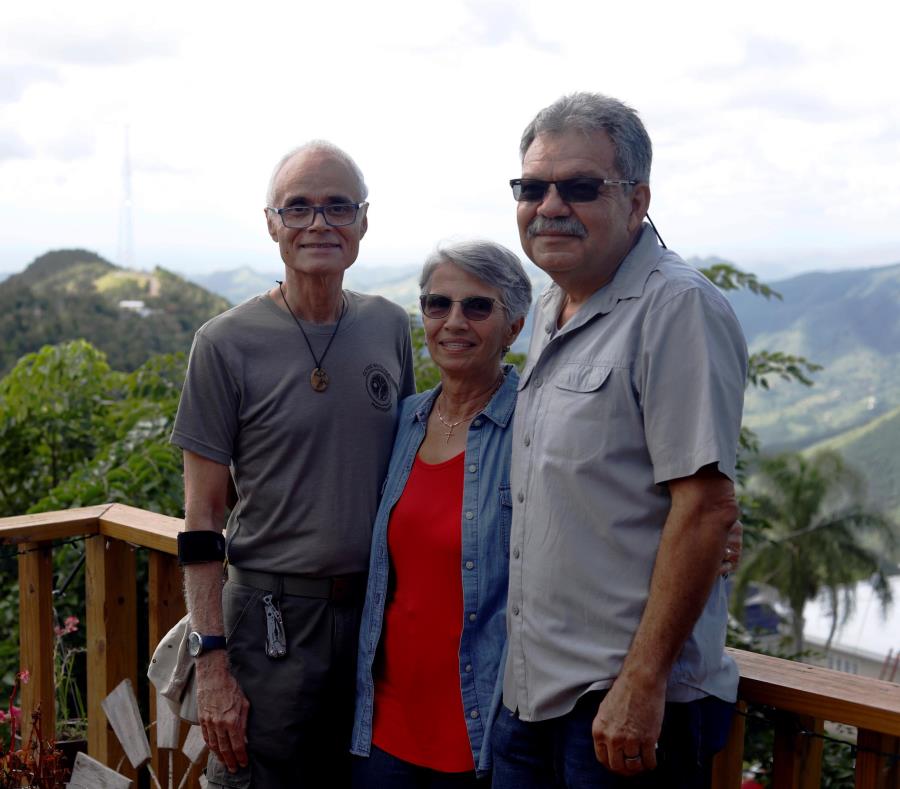Hector Rivera Marta Alvarez Luis Velez Amantes De La Naturaleza